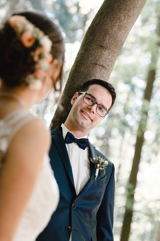 Hochzeitsfotograf Eichsfeld Thüringen Niedersachsen Kallmerode Gernrode Hannah Christoph Kreuzweg Kapelle Wald Fotograf Paar Feier Reportage Getting Ready Trauung