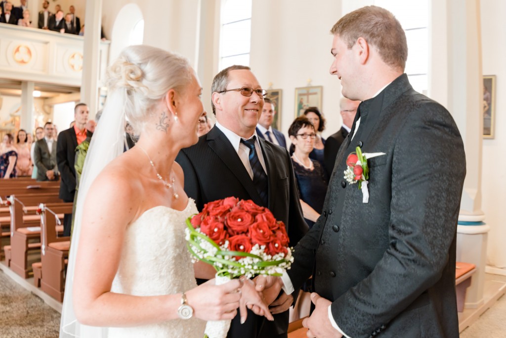 Hochzeit Fotograf Teresa Florian Hochzeitsfotograf Eichsfeld Heiligenstadt Kalteneber Trauung Rathaus Standesamt Dieteröder Klippen
