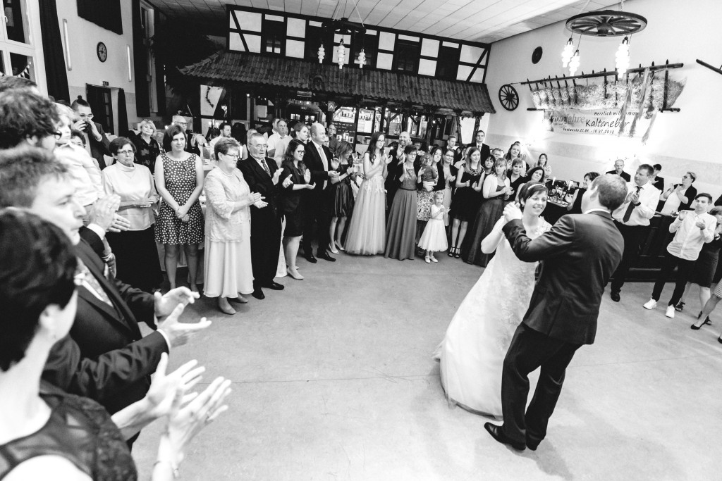 Hochzeit Sarah Martin Fotograf Martinfeld Kalteneber Eichsfeld Dieteröder Klippen Trecker Trauung Hochzeitsfotograf