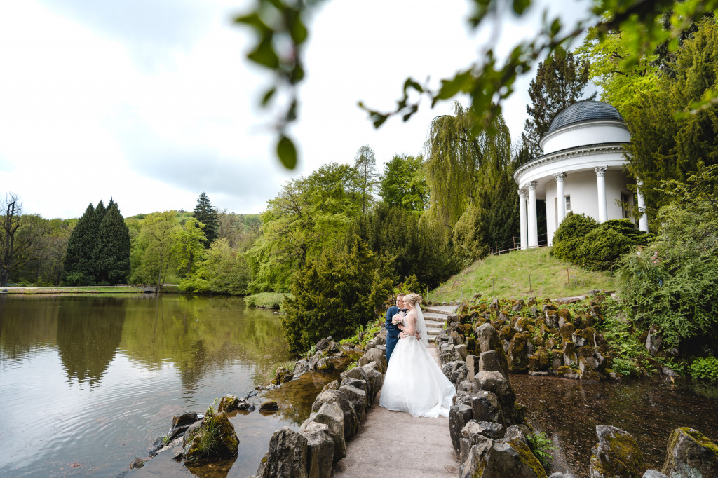 Hochzeit Claudia Florian Kassel Wilhelmshöhe Bergpark Schloss Kapelle Trauung Fotograf Fotoshooting Hochzeitsfotograf