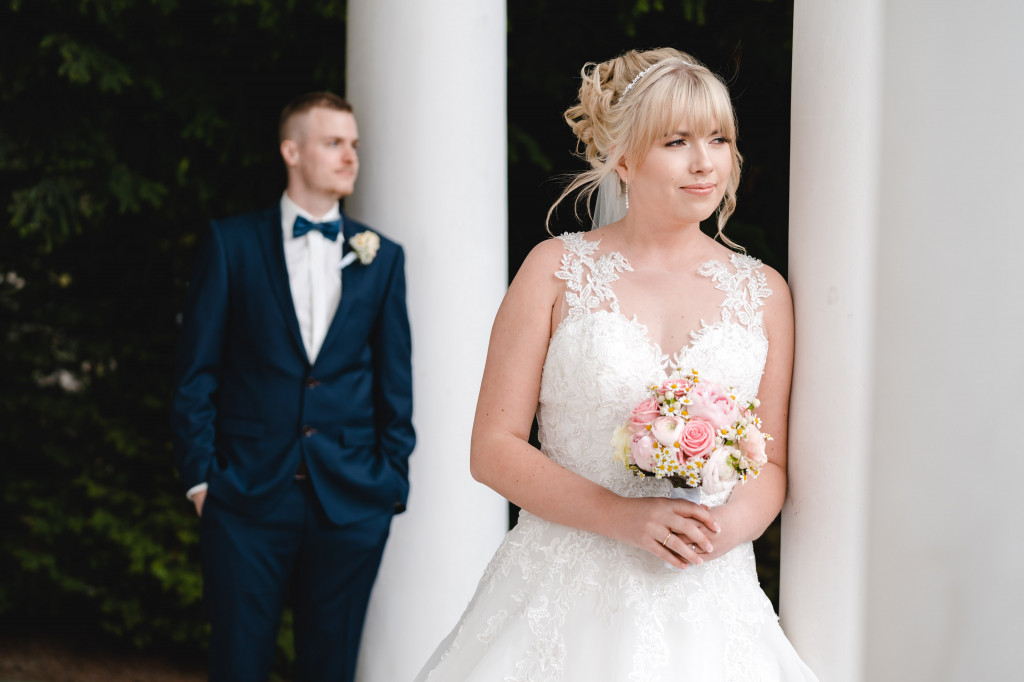 Hochzeit Claudia Florian Kassel Wilhelmshöhe Bergpark Schloss Kapelle Trauung Fotograf Fotoshooting Hochzeitsfotograf