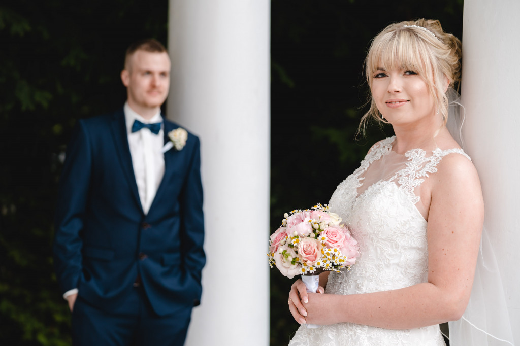 Portfolio Hochzeitsbilder Hochzeit Claudia Florian Kassel Wilhelmshöhe Bergpark Schloss Kapelle Trauung Fotograf Fotoshooting Hochzeitsfotograf