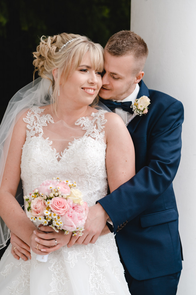 Hochzeit Claudia Florian Kassel Wilhelmshöhe Bergpark Schloss Kapelle Trauung Fotograf Fotoshooting Hochzeitsfotograf