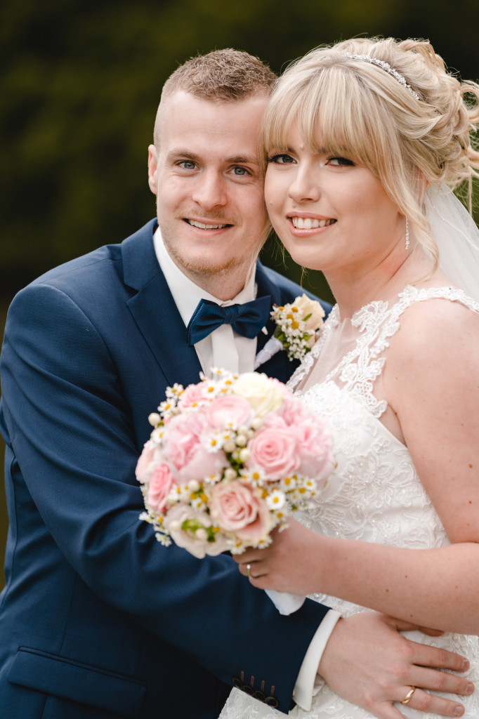 Hochzeit Claudia Florian Kassel Wilhelmshöhe Bergpark Schloss Kapelle Trauung Fotograf Fotoshooting Hochzeitsfotograf