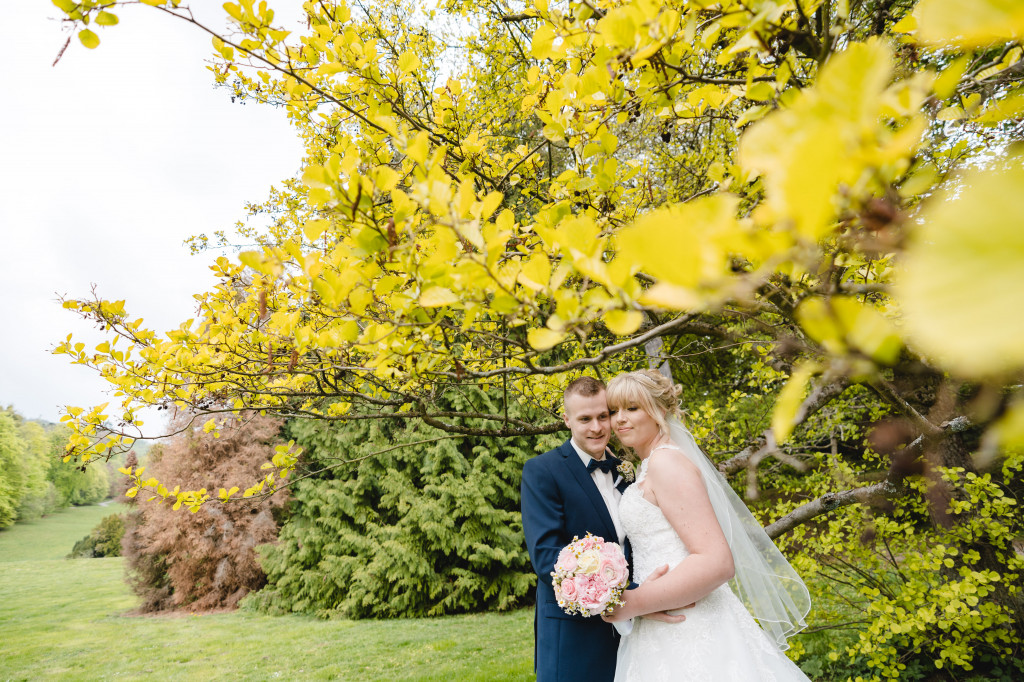Hochzeit Claudia Florian Kassel Wilhelmshöhe Bergpark Schloss Kapelle Trauung Fotograf Fotoshooting Hochzeitsfotograf