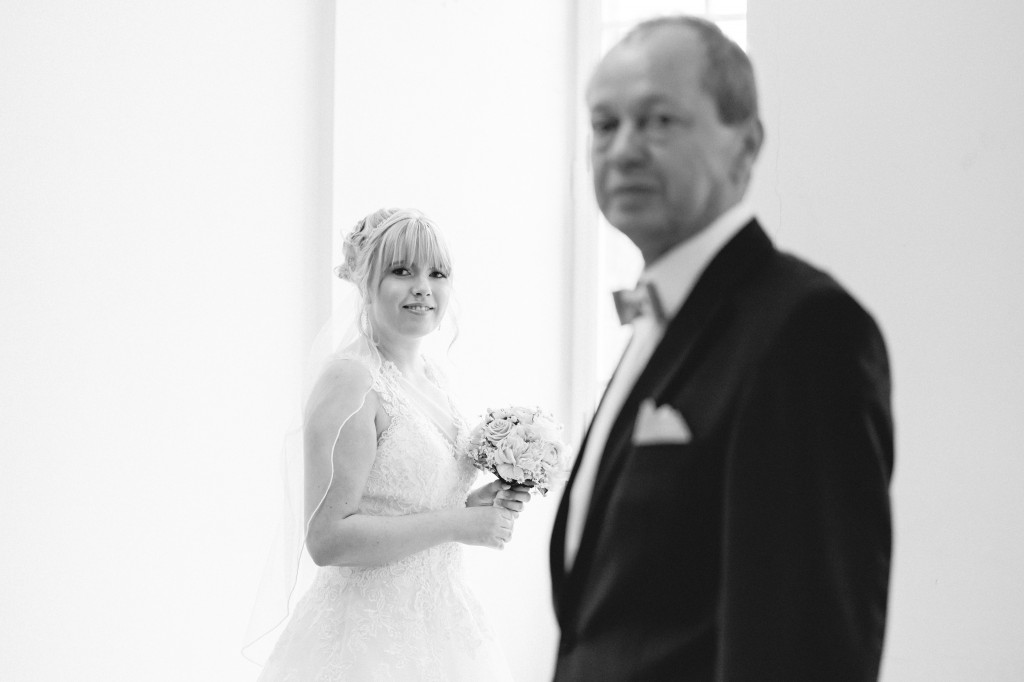 Portfolio Hochzeitsbilder Hochzeit Claudia Florian Kassel Wilhelmshöhe Bergpark Schloss Kapelle Trauung Fotograf Fotoshooting Hochzeitsfotograf