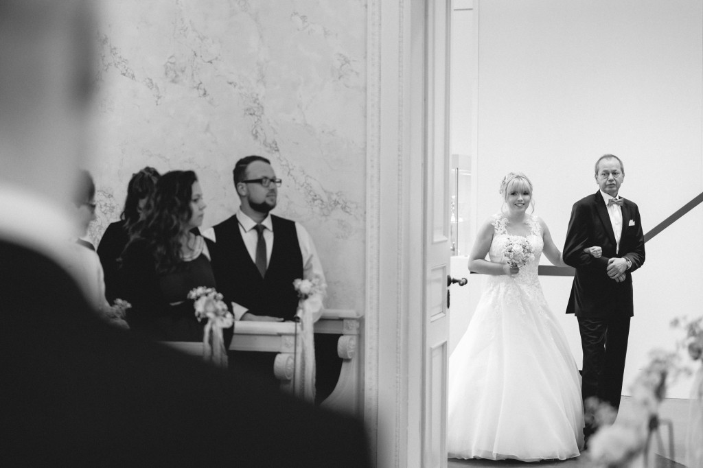 Hochzeit Claudia Florian Kassel Wilhelmshöhe Bergpark Schloss Kapelle Trauung Fotograf Fotoshooting Hochzeitsfotograf