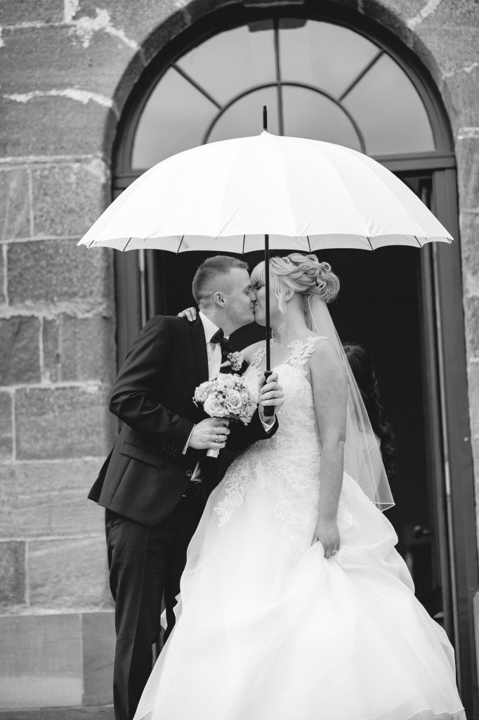 Hochzeit Claudia Florian Kassel Wilhelmshöhe Bergpark Schloss Kapelle Trauung Fotograf Fotoshooting Hochzeitsfotograf