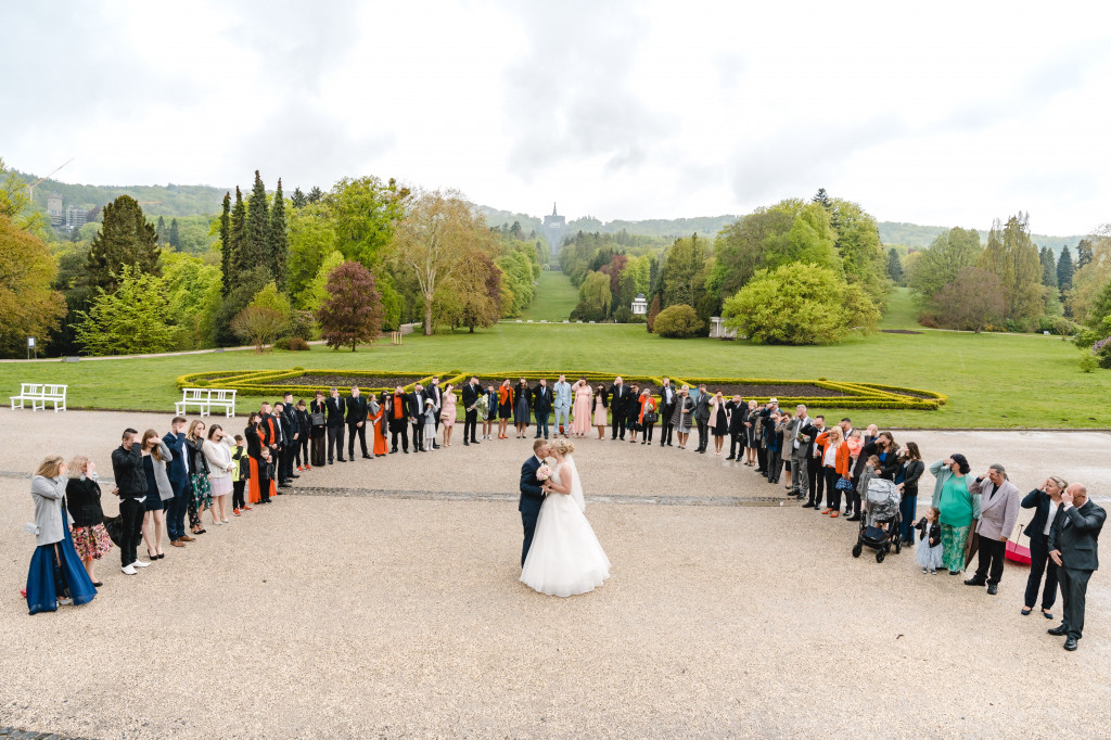 Hochzeit Claudia Florian Kassel Wilhelmshöhe Bergpark Schloss Kapelle Trauung Fotograf Fotoshooting Hochzeitsfotograf