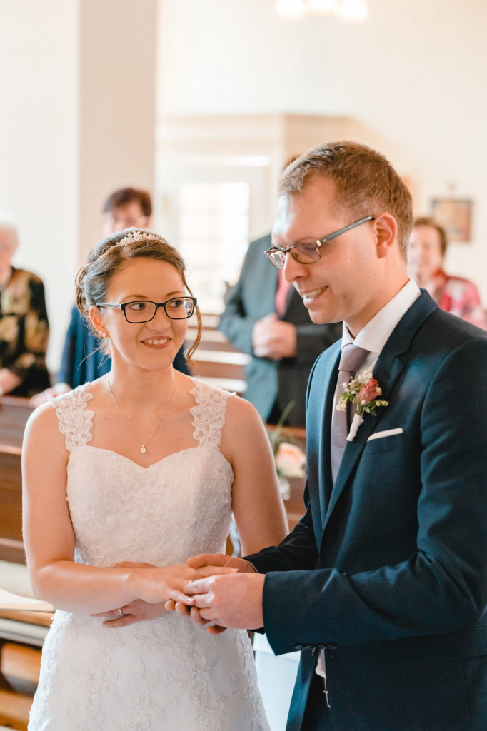 Hochzeit Franzi Tobias Schwobfeld Ershausen Mackenrode Eichsfeld Thüringen Hochzeitsfotograf Trauung Fotoshooting Standesamt Fotograf