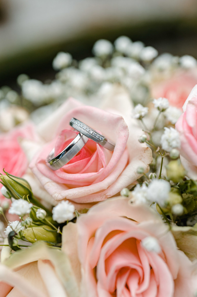 Hochzeit Meike Christian Schloss Wolfsbrunnen Schwebda Eschwege Fotograf Fotoshooting Trauung Hochzeitsfotograf