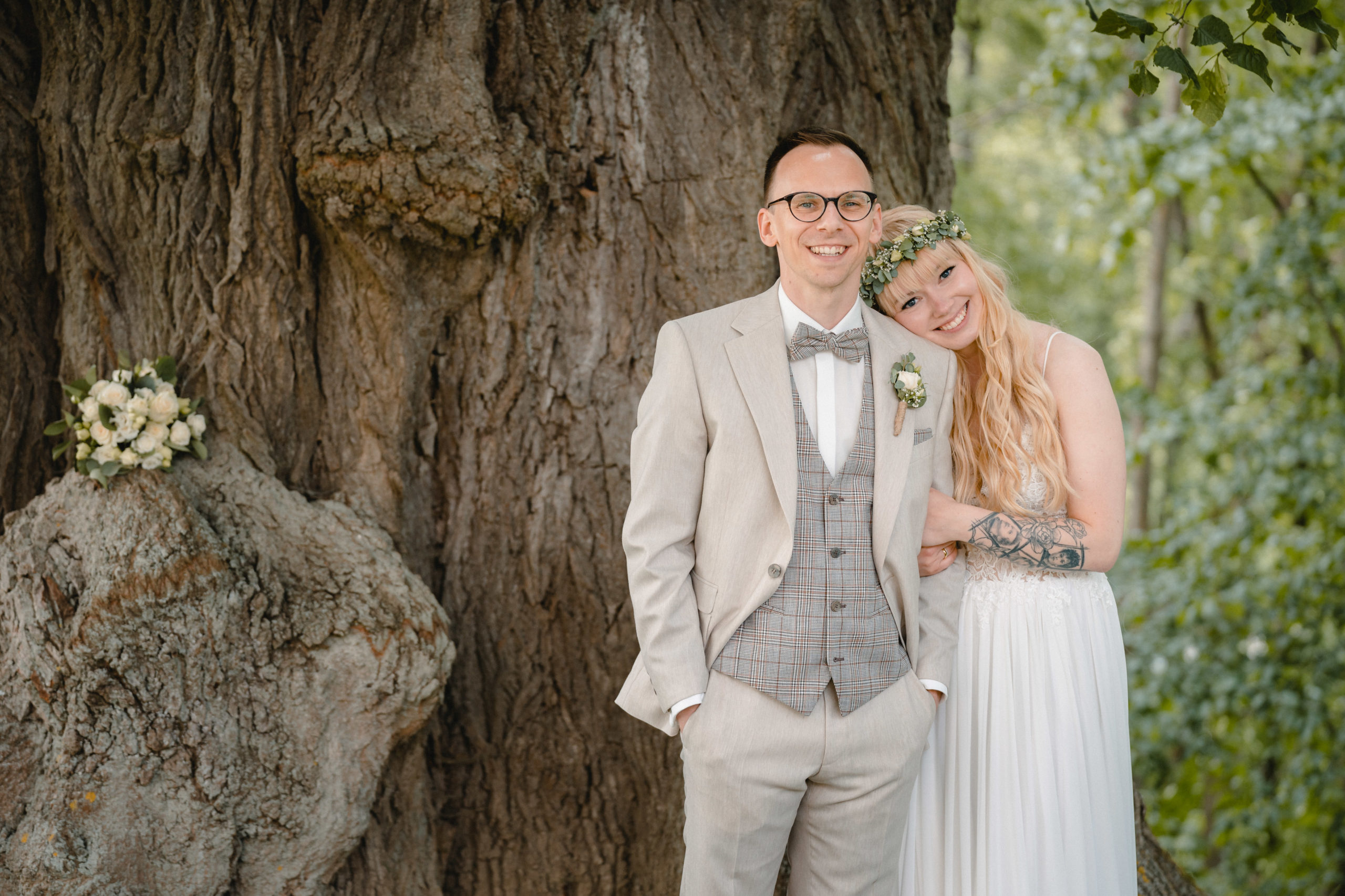 Hochzeit Ann-Kathrin Dustin Burg Scharfenstein Leinefelde Worbis Eichsfeld Fotograf Fotoshooting Trauung Hochzeitsfotograf Standesamt Ringmauer